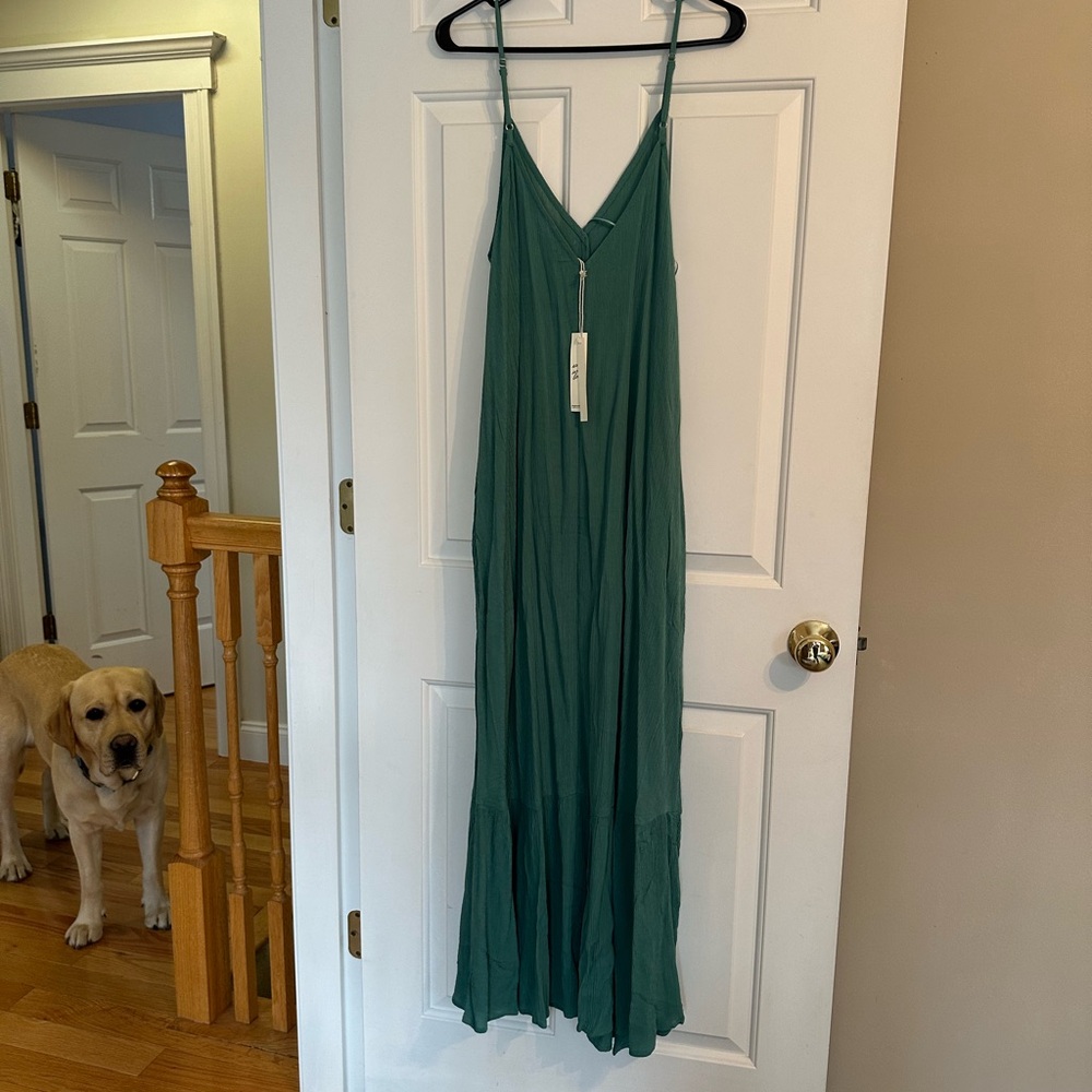 Women’s Green V-Neck Maxi Dress